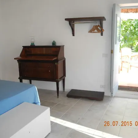 Note Di Salina Bed & Breakfast *